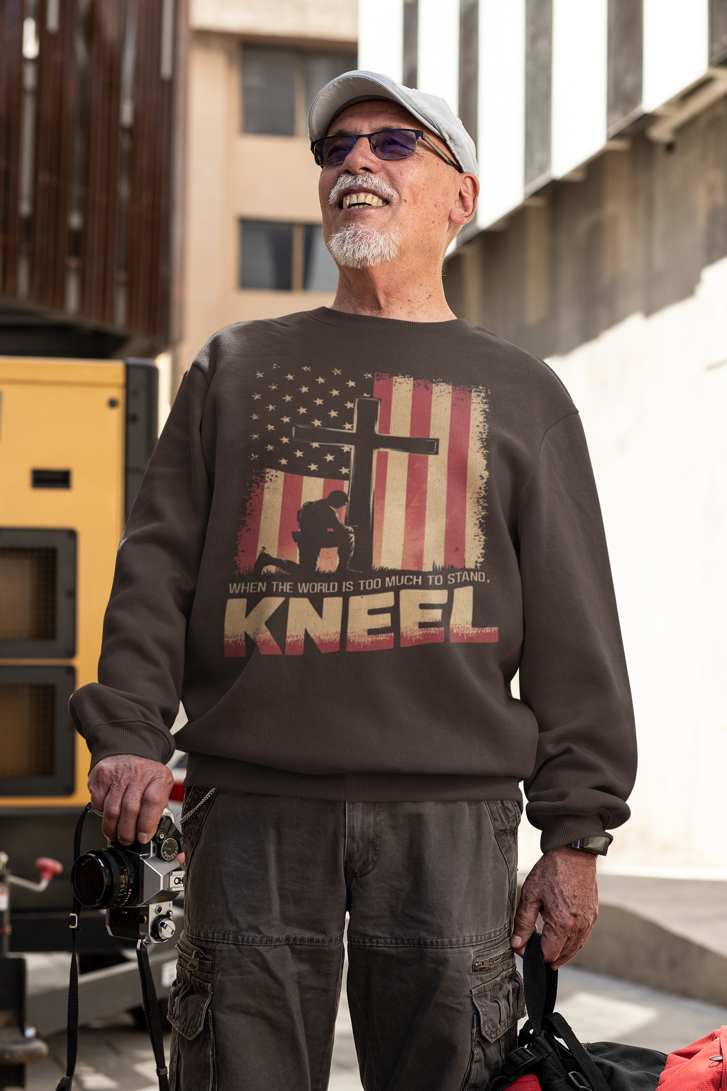 JUST KNEEL Heavy Weight Patriotic Christian Sweatshirt (S-5XL):  Men's Gildan 18000